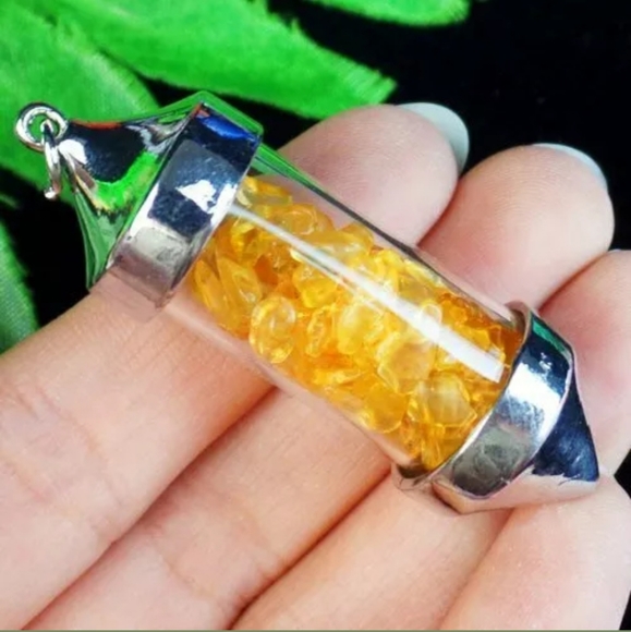 New Wishing Bottle Pendulum Crystal Chip Pendant. - Picture 1 of 1